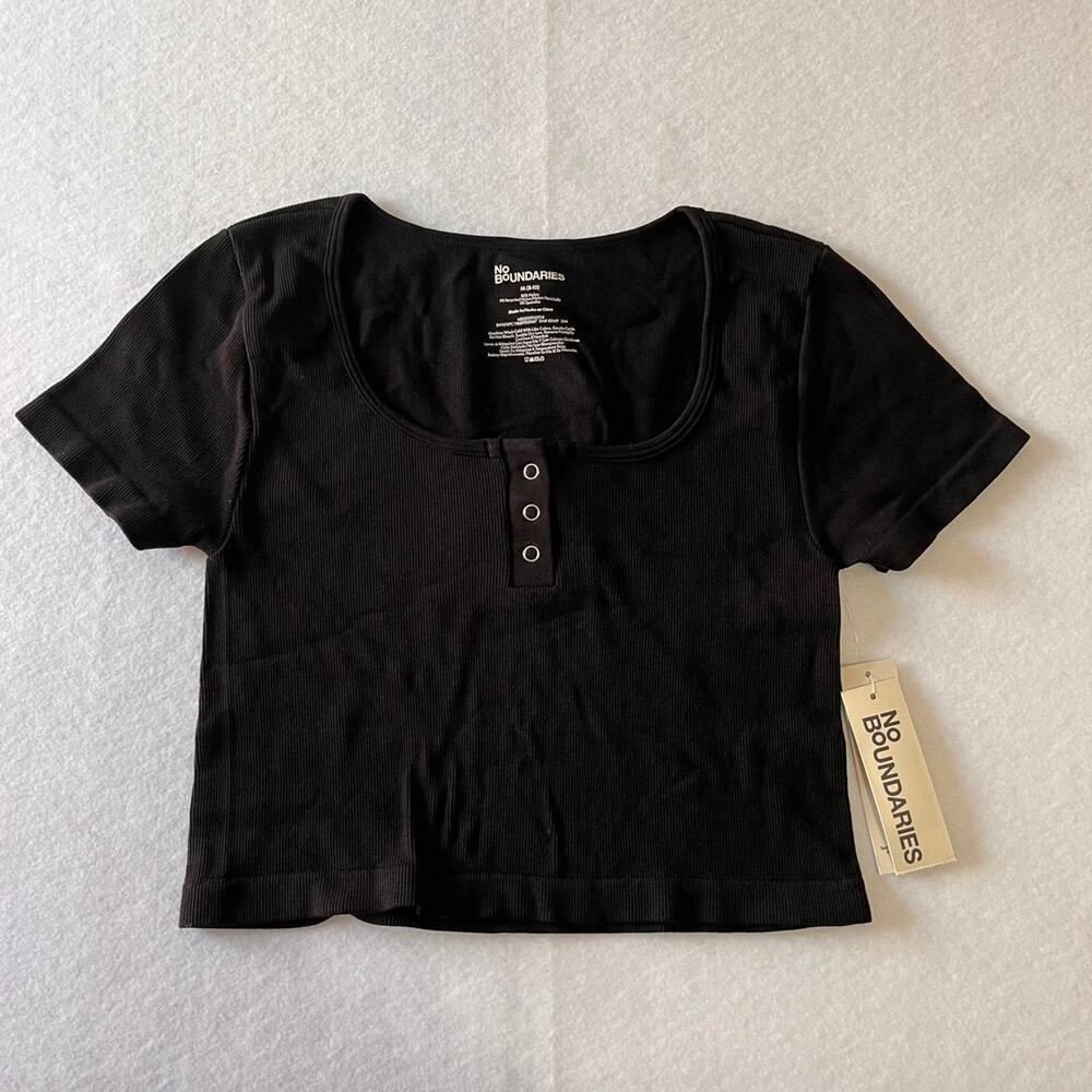 No boundaries black cropped top